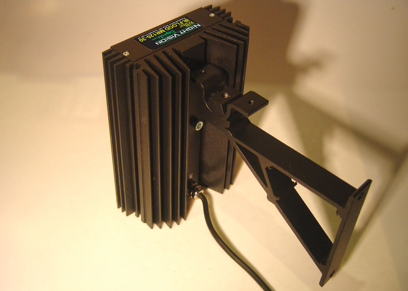 Ultracovert Mid-Range LED Infrared Floodlight, 940nm | 125-ft range | 30° beam - Image 3